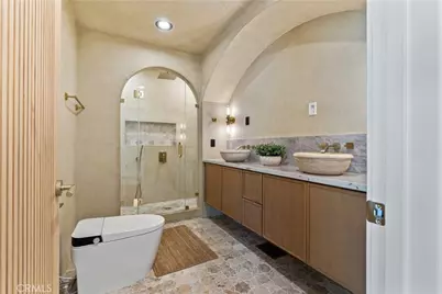1734 Redesdale Avenue, Los Angeles, CA 90026 - Photo 23