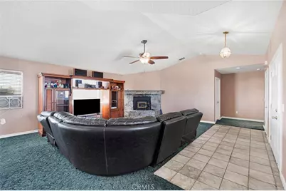 10439 Mesa, Oak Hills, CA 92344 - Photo 9