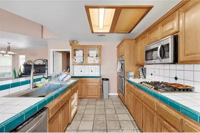 10439 Mesa, Oak Hills, CA 92344 - Photo 19