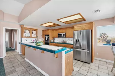 10439 Mesa, Oak Hills, CA 92344 - Photo 15