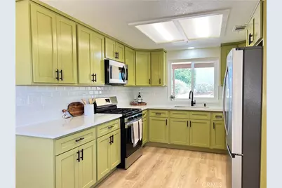 13377 Paramount Road, Phelan, CA 92371 - Photo 3