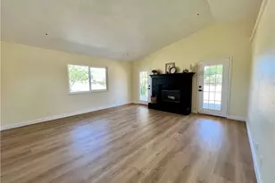 13377 Paramount Rd, Phelan, CA 92371 - Photo 13