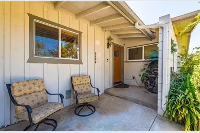 2390 Gloucester, Riverside, CA 92506 - Photo 3