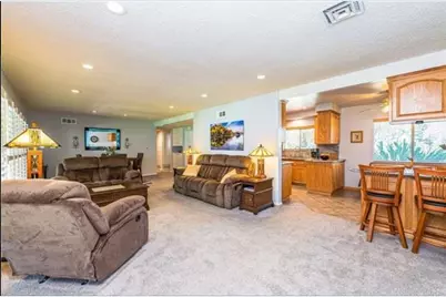 2390 Gloucester, Riverside, CA 92506 - Photo 7