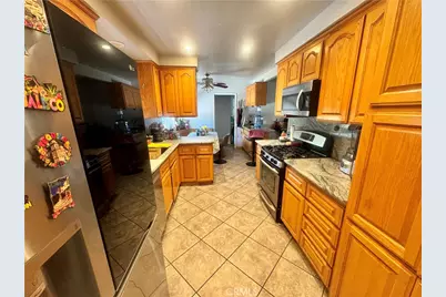 2390 Gloucester, Riverside, CA 92506 - Photo 9