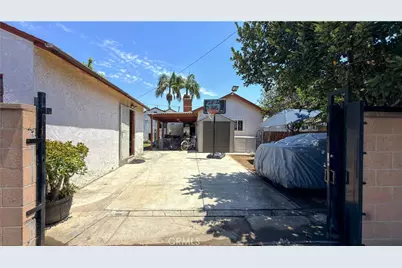 10239 Garfield, South Gate, CA 90280 - Photo 27