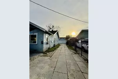 9216 S Hoover, Los Angeles, CA 90044 - Photo 3