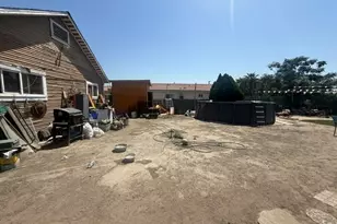 1087 W 9th, San Bernardino, CA 92411 - Photo 17