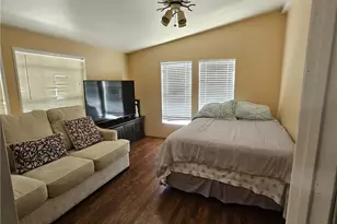 16600 Downey, Paramount, CA 90723 - Photo 5