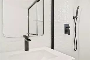 925 W 84th, Los Angeles, CA 90044 - Photo 37