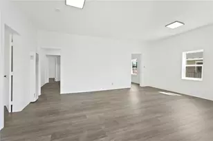 925 W 84th, Los Angeles, CA 90044 - Photo 11