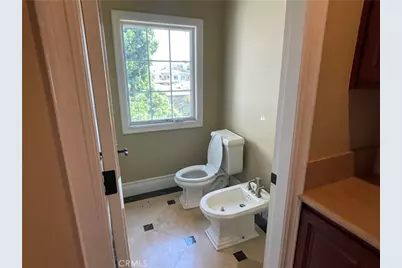 10040 Mattock Avenue, Downey, CA 90240 - Photo 15