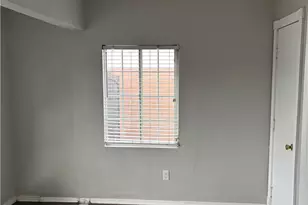 135 W 87th Pl, Los Angeles, CA 90003 - Photo 5