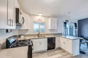 10347 Kalmia St, Los Angeles, CA 90002 - Photo 11