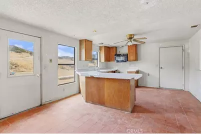 8885 Corto Road, Apple Valley, CA 92308 - Photo 21