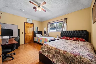 707 W 49th Street, Los Angeles, CA 90037 - Photo 21