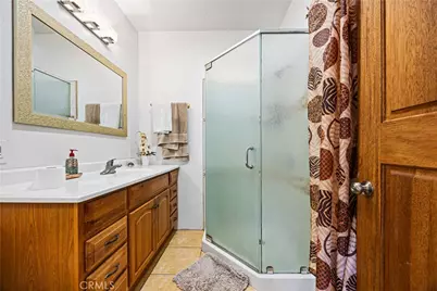 707 W 49th Street, Los Angeles, CA 90037 - Photo 29