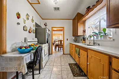 707 W 49th Street, Los Angeles, CA 90037 - Photo 19