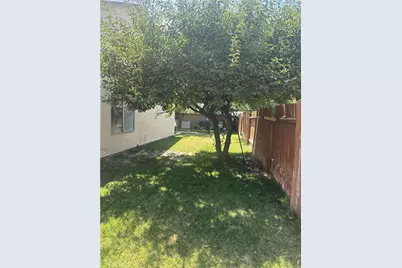 43525 Palos Way, Lancaster, CA 93535 - Photo 15