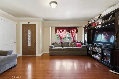 706 W 42nd, Los Angeles, CA 90037 - Photo 5