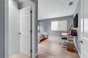 15012 Wyandotte, Los Angeles, CA 91405 - Photo 51