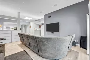 15012 Wyandotte, Los Angeles, CA 91405 - Photo 33