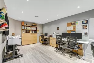 15012 Wyandotte, Los Angeles, CA 91405 - Photo 15