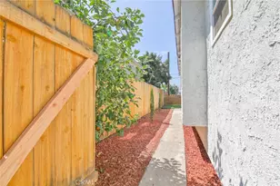 1471 E 41st, Los Angeles, CA 90011 - Photo 19