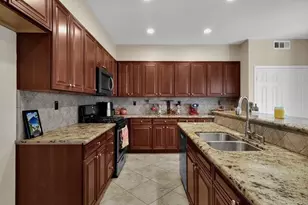 15128 Colville Ct, Victorville, CA 92394 - Photo 9