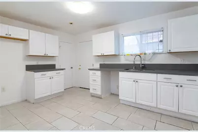 415 95th Street, Los Angeles, CA 90044 - Photo 7