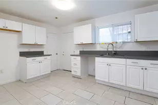 415 95th St, Los Angeles, CA 90044 - Photo 7