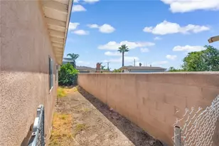 535 E Valencia St, Rialto, CA 92376 - Photo 35