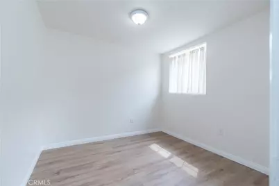 232 W 40th Place, Los Angeles, CA 90037 - Photo 15