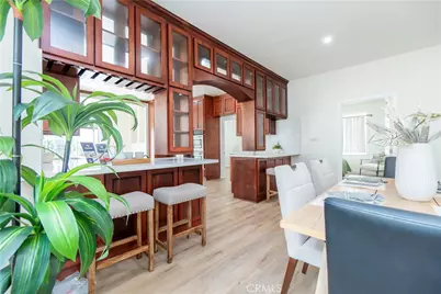 232 W 40th Place, Los Angeles, CA 90037 - Photo 33