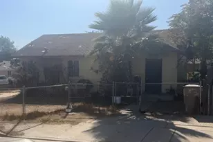 1231 1231 1/2 Lincoln, Bakersfield, CA 93305 - Photo 3