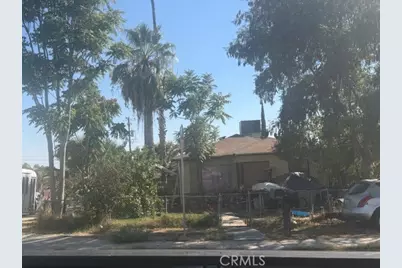 1231 1231 1/2 Lincoln, Bakersfield, CA 93305 - Photo 1
