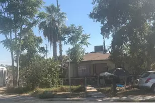 1231 1231 1/2 Lincoln, Bakersfield, CA 93305 - Photo 1