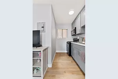 1301 E Pacific Coast, Los Angeles, CA 90744 - Photo 35