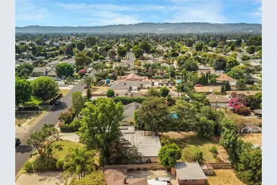 7911 Genesta, Lake Balboa, CA 91406 - Photo 11