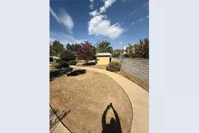 11551 Knoll Vista, Moreno Valley, CA 92555 - Photo 15