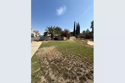 11551 Knoll Vista, Moreno Valley, CA 92555 - Photo 17