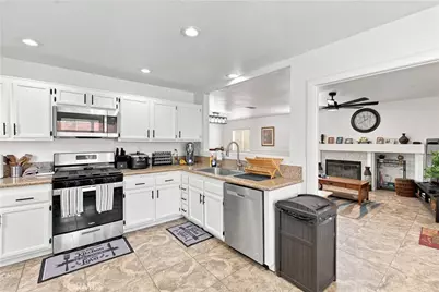 13010 Snowview Road, Victorville, CA 92392 - Photo 9