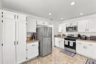 13010 Snowview Road, Victorville, CA 92392 - Photo 11