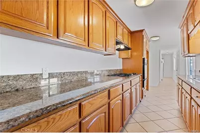 10031 San Antonio, South Gate, CA 90280 - Photo 7