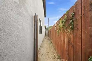 9577 Maie, Los Angeles, CA 90002 - Photo 19