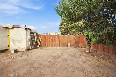9577 Maie, Los Angeles, CA 90002 - Photo 25