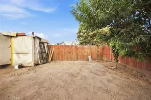 9577 Maie, Los Angeles, CA 90002 - Photo 25