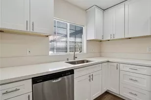 1028 E 10th, Long Beach, CA 90813 - Photo 17