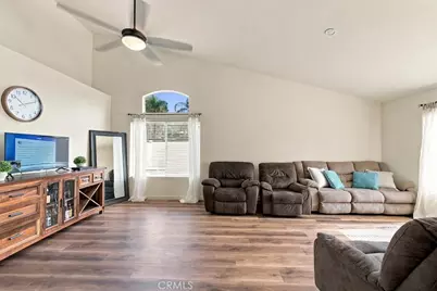 39257 Via Sonrisa, Murrieta, CA 92563 - Photo 5