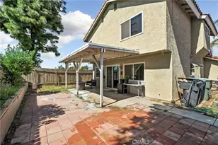 2883 Hollow Glen Cir, Rialto, CA 92376 - Photo 19